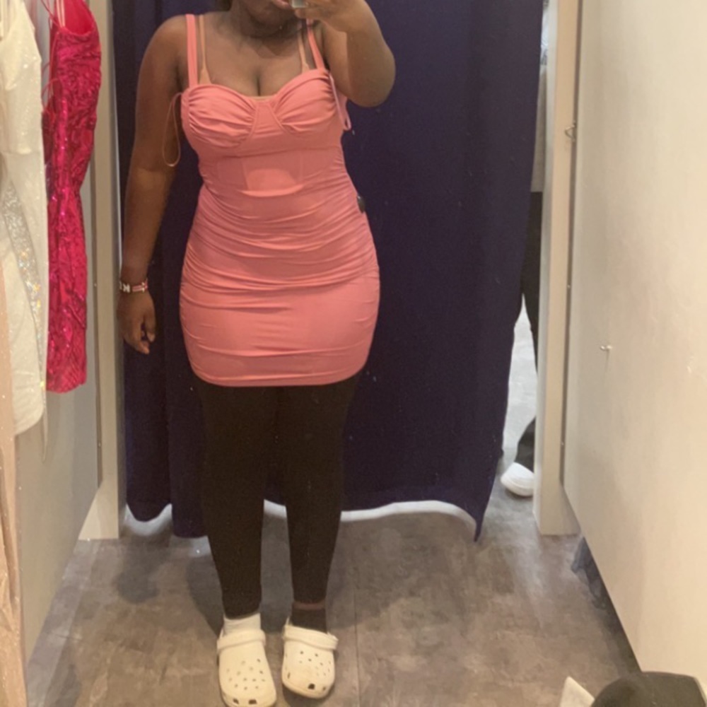 Windsor Medium Pink short dress - Picture 4 of 4